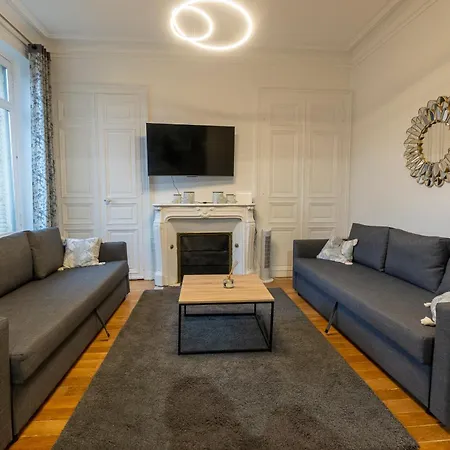 Haussmannien Jaures Apartment