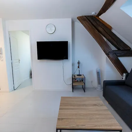 Haussmannien Jaures * تروي