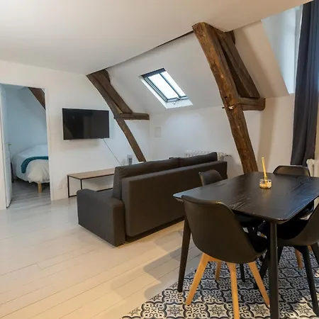 Haussmannien Jaures Apartment *
