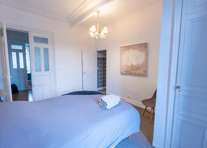 Haussmannien Jaures Lägenhet *